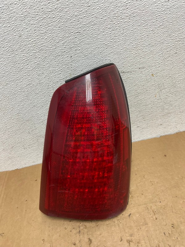2000 to 2005 Cadillac Deville Right Passenger Rh Side Tail Light OEM AD3283 LK