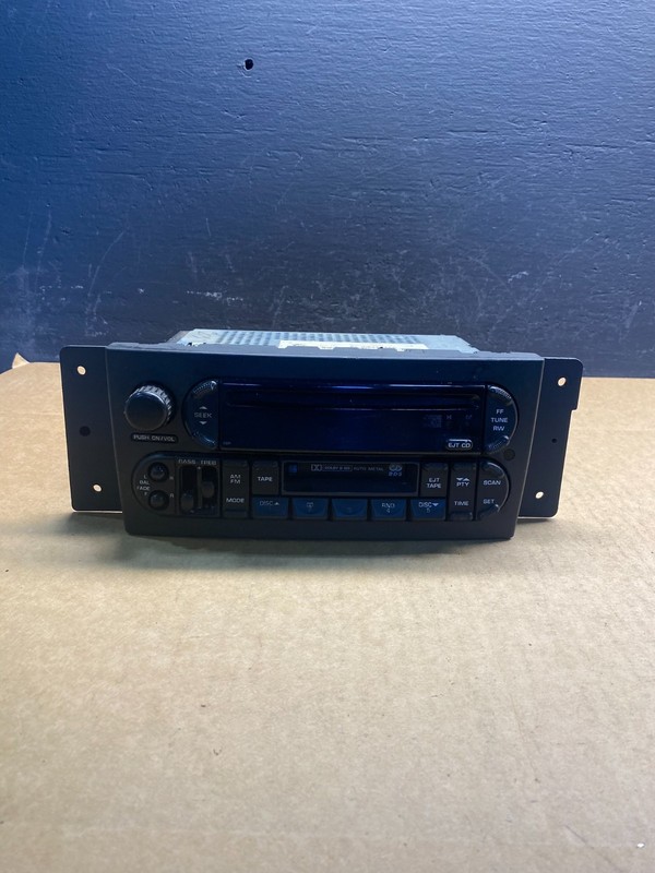 2004-2008 Chrysler Pacifica Radio Receiver Player Changer p05094468acAC2728 DG