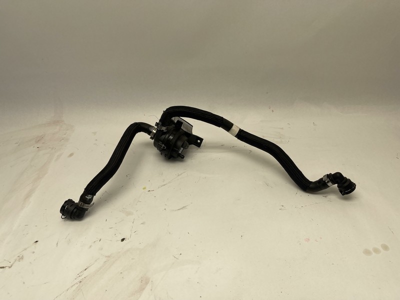2020-2021 ALFA ROMEO STELVIO 2.0L AUXILIARY WATER COOLANT PUMP W/ PIPE OEM
