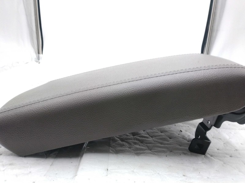 2016 Hyundai Sonata Center Console Lid White OEM 162572 112K Mileage
