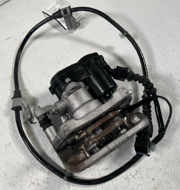 2023-2026 HONDA HR-V REAR LEFT SIDE DISC BRAKE CALIPER W/ ABS SENSOR # 108052