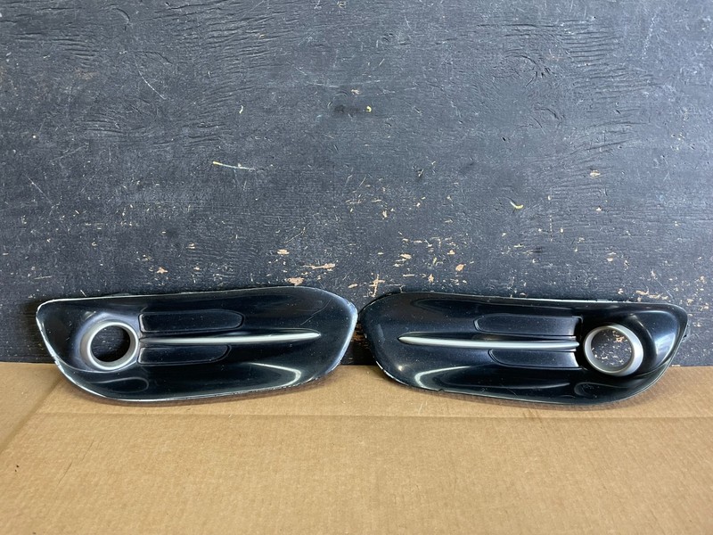 2013 to 2016 Dodge Dart Left+Right Side Fog Lights Bezel AA8987 DG