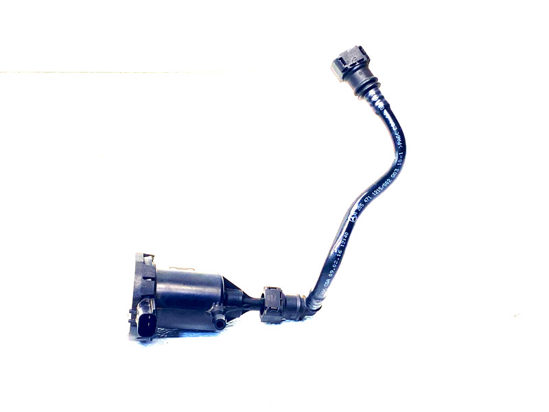 15-18 MERCEDES C300 W205 VAPOR CANISTER PURGE VALVE OEM A0.49