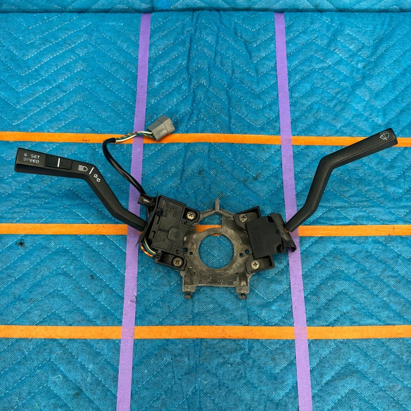 1987–1991 Volvo 780 Bertone Turn Signal and Wiper Switch Assembly OEM 1387542