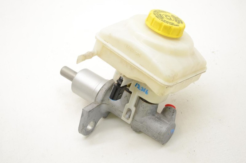 10-16 Porsche Panamera AWD Brake Master Cylinder Assembly 97035501300