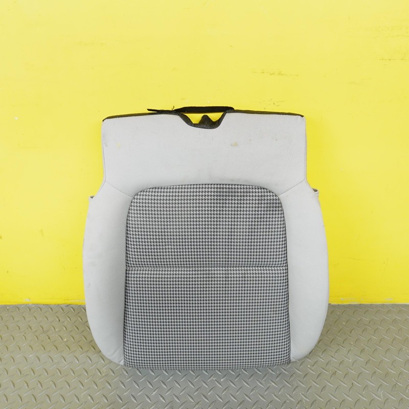 2022-2023 HYUNDAI KONA Front Right Seat Lower Cushion Oem 88260j9330skn