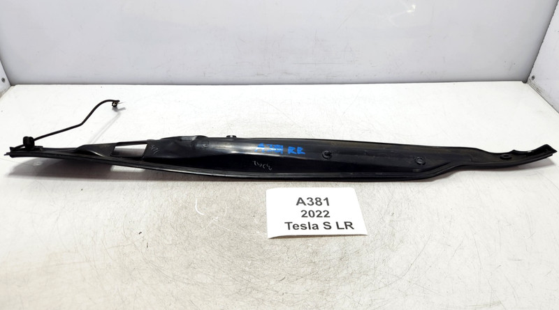 ✅ 21-25 OEM Tesla S Rear Right Passenger Tailgate Trunk Pinch Sensor Molding