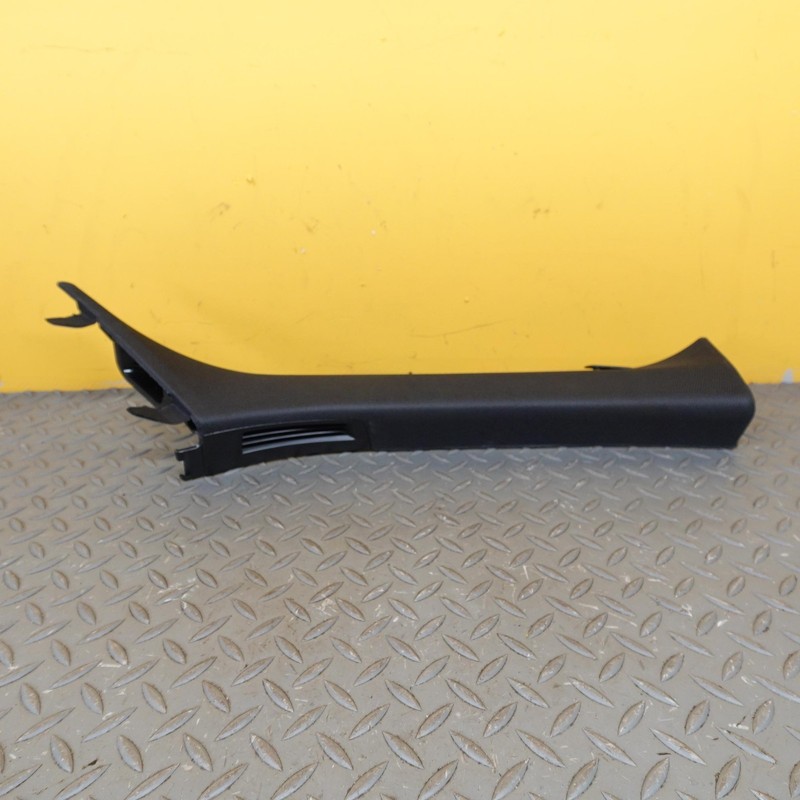 2024-2026 BMW X2 U10 FRONT RIGHT SIDE ONE PILLAR TRIM OEM 5A1F924