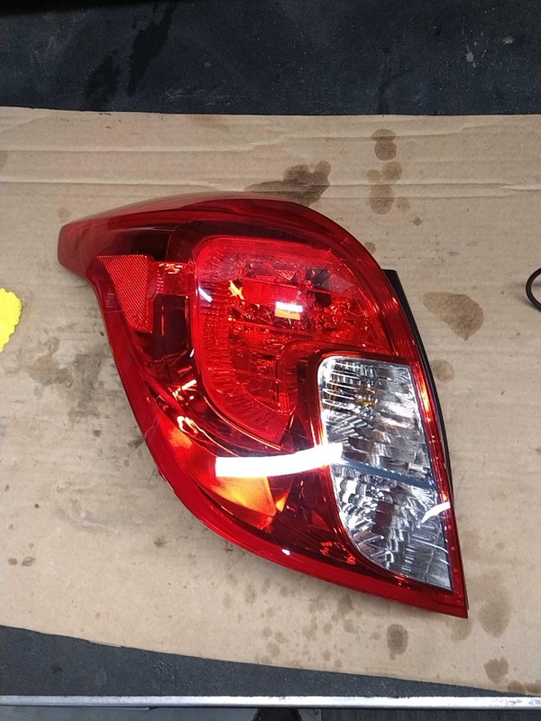 2016 Buick Encore Left Tail Light Assembly Red OEM 284029 18K Miles