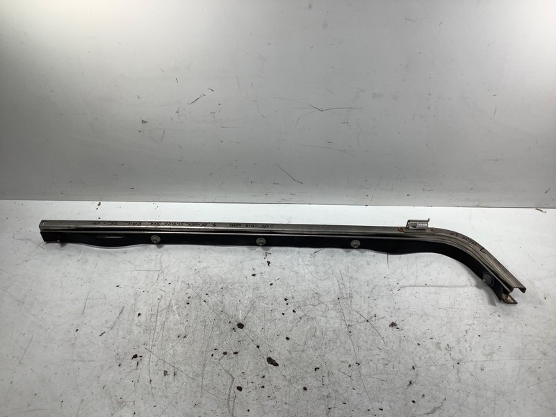 05-010 Honda Odyssey Left Center Sliding Door Rail OEM
