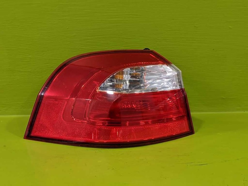 12 13 14 15 16 17 RIO HTBK DRIVER LEFT QUARTER TAILLIGHT LAMP OEM 3835-33