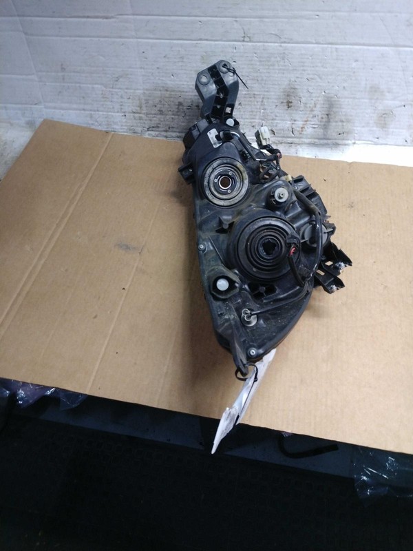 2016 Subaru Legacy Left Headlight Assembly Silver 610674 Used 135K Miles