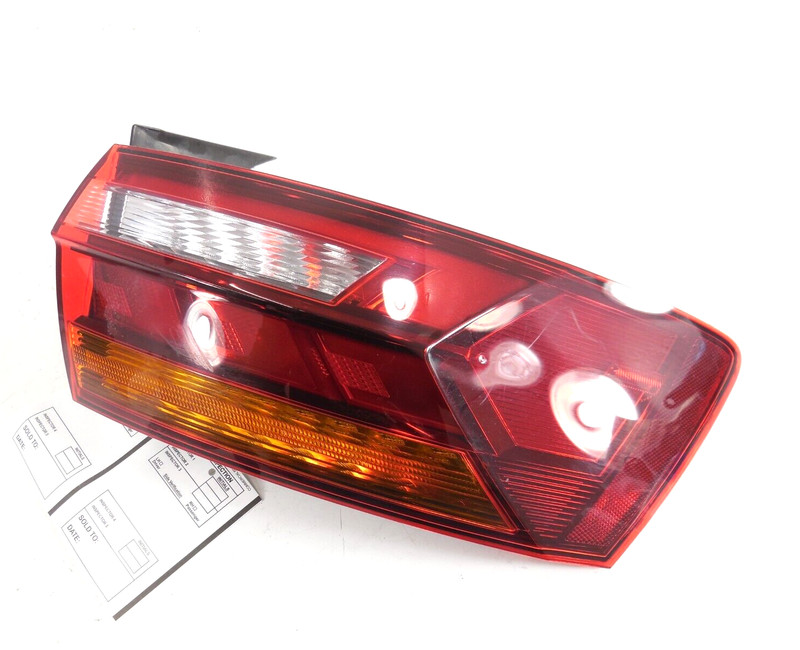 2019 19 Volkswagen Jetta Quarter Panel Mounted Tail Light Passenger Right RH OEM