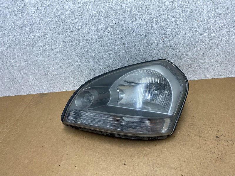2005 to 2008 Hyundai Tucson Left Driver LH Side Headlight Oem AE3041 DW