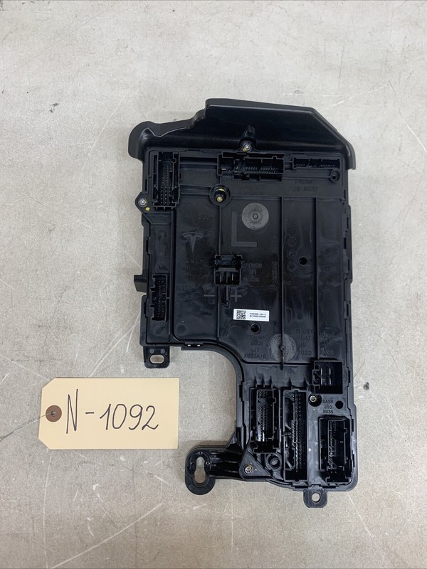 2017-2022 OEM TESLA Model 3 Left Side LV PREM Controller Module Unit 1092 B93