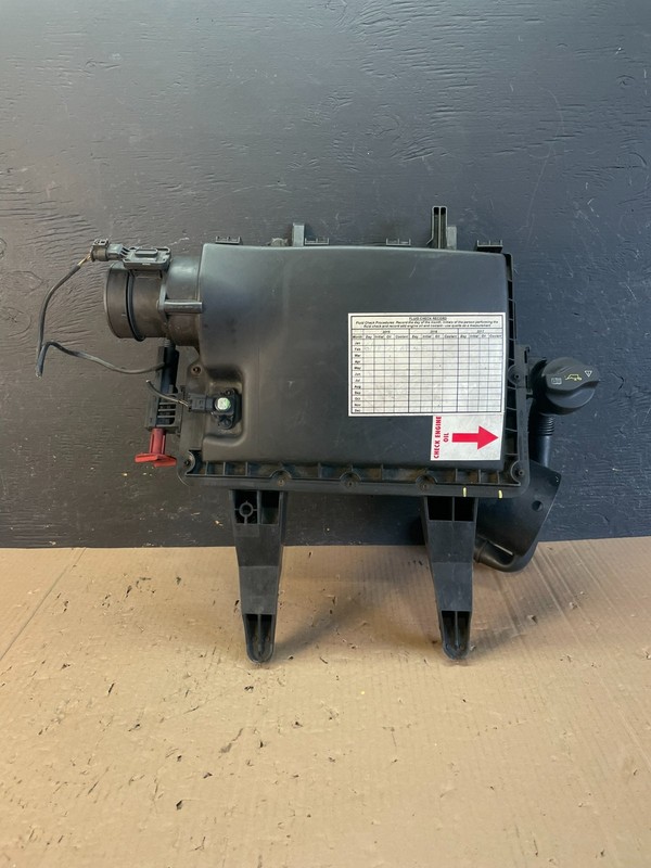 2010 to 2018 Mercedes-Benz Sprinter 2500 3.0L Air Cleaner Box OEM AE0746 DG