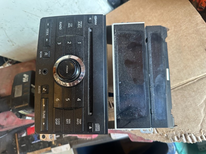 08 Nissan Maxima Radio Stereo Receiver w/ Information Info Display Screen
