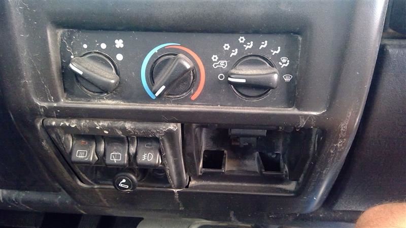 Temperature Control LHD With AC Fits 99-05 WRANGLER 3282520