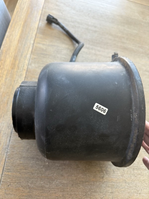 99 FORD F250 Air Intake Tube resonator Oe Xl3u-9a628-aa Maf Mass Air Flow Sensor