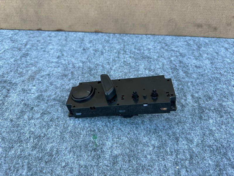 FORD MUSTANG MACH-E 21-24 OEM FRONT RIGHT PASSENGER SEAT ADJUST CONTROL SWITCH
