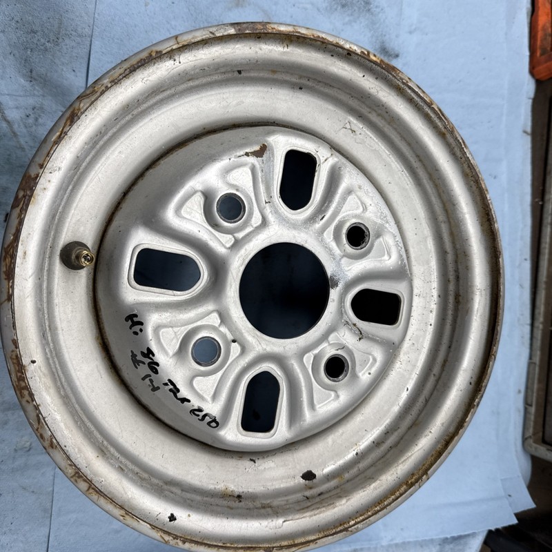 1985 - 1987 HONDA FOURTRAX TRX250 2x4 Atv Front Rim Wheel 10x5.5 Oem Good 14