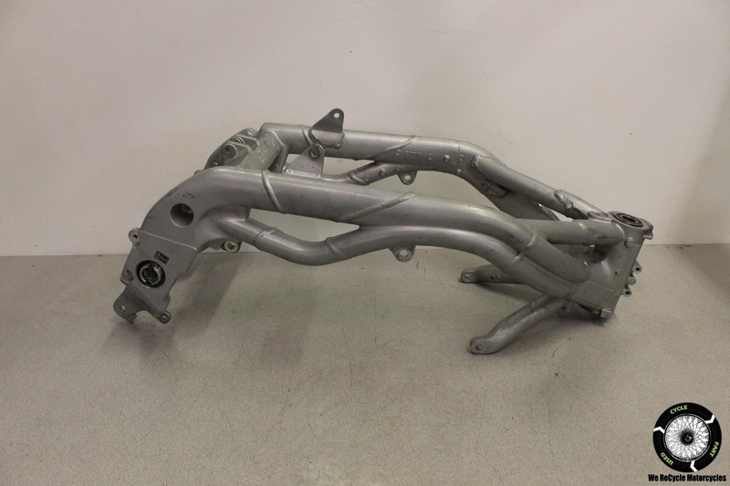 2002 Triumph Daytona 955i FRAME CHASSIS MAIN BODY 955 I 02