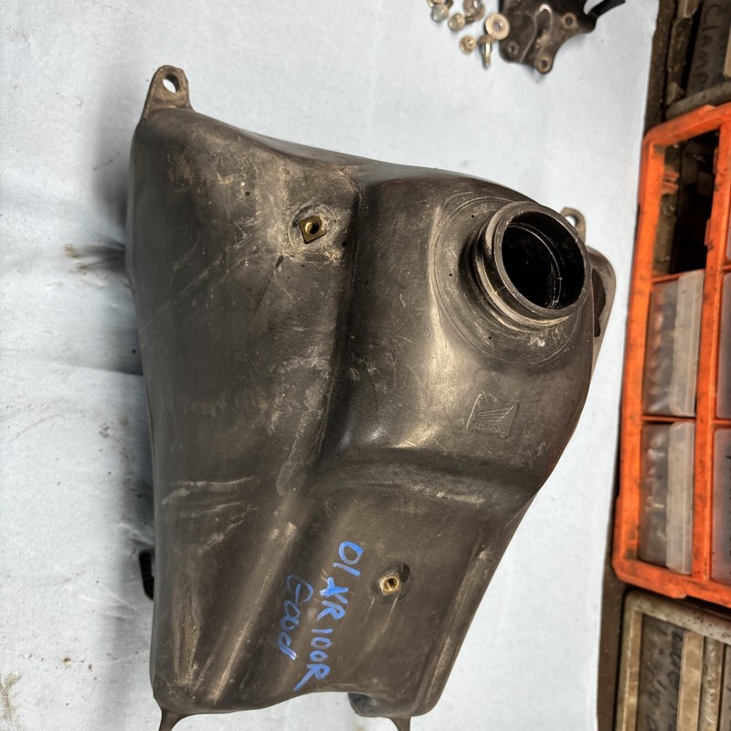 2001 Honda Xr110r gas tankGood
