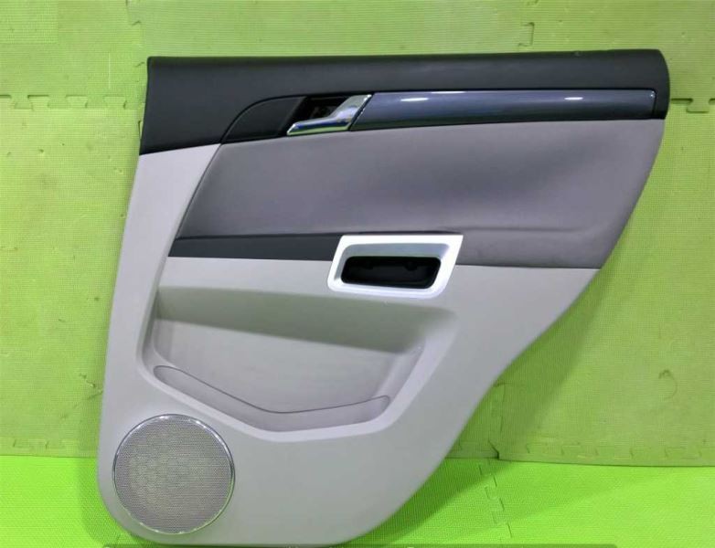 08-10 SATURN VUE XR PASSENGER RIGHT REAR INTERIOR DOOR PANEL OEM 2378-34