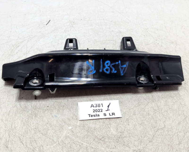 ✅ 2021-2025 OEM Tesla Model S Right Passenger Side B Pillar Mount Bracket