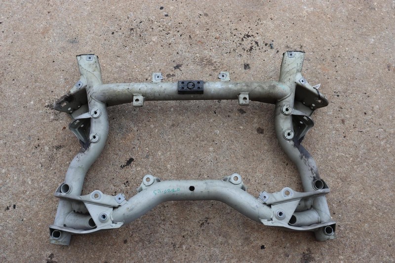 2010-2017 MERCEDES E-CLASS E350 W212 SEDAN RWD FRONT CROSSMEMBER SUBFRAME OEM