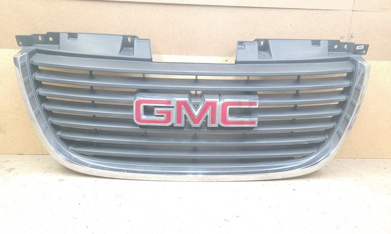 2007 - 2014 GMC Yukon FrontBumper Upper Grille OEM