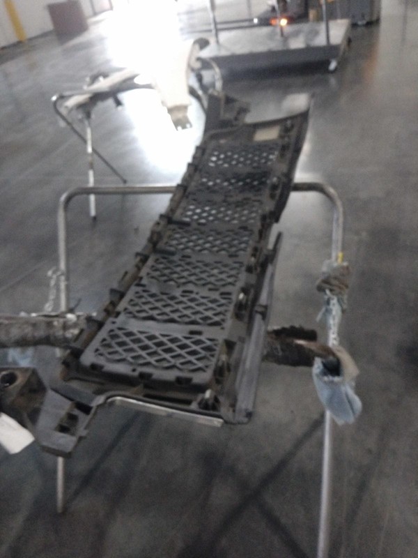2012 JEEP GRAND CHEROKEE Grille Blue OEM 57010708AD Used 4DR SUV 103K Miles