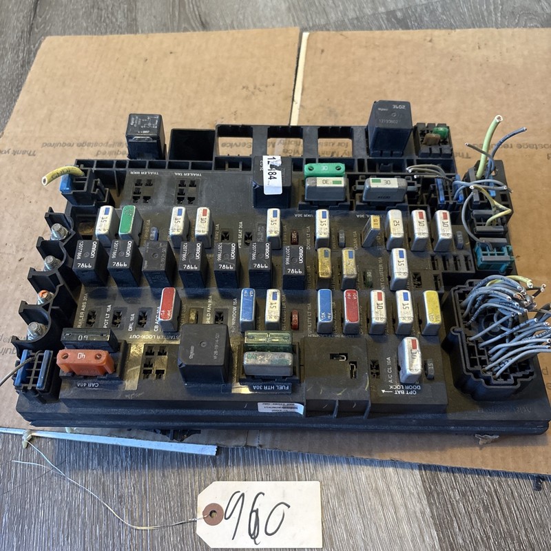 FREIGHTLINER FUSE RELAY BLOCKA06-40943-000 Broken