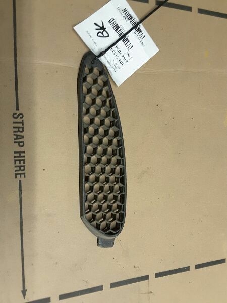 Passenger Right Grille SE Excluding Convertible Fits 95-99 SUNFIRE 131877