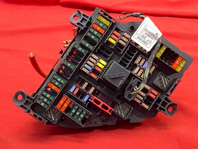 BMW F01 F02 F06 F10 F12 F13 M5 M6 Rear Trunk Power Distribution Fuse Box OEM✅