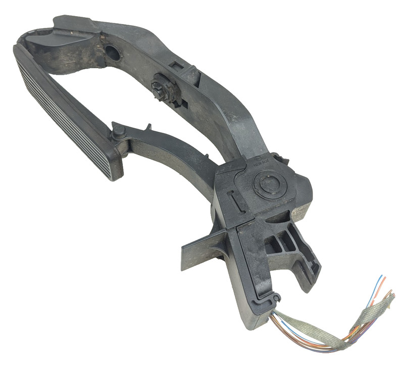 03-11 Mercedes W211 E320 E550 CLS500 Gas Accelerator Pedal 2113000904 OEM
