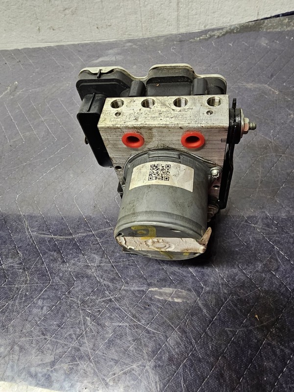 2021-2022 Nissan Murano Abs Pump Control Module FWD