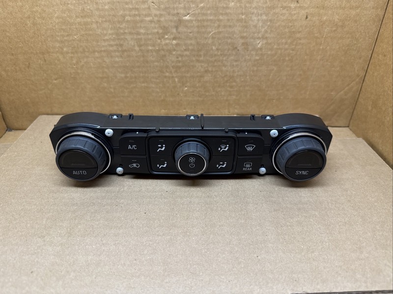 2017-2023 GMC Acadia Front Dash Temperature Temp Climate Control