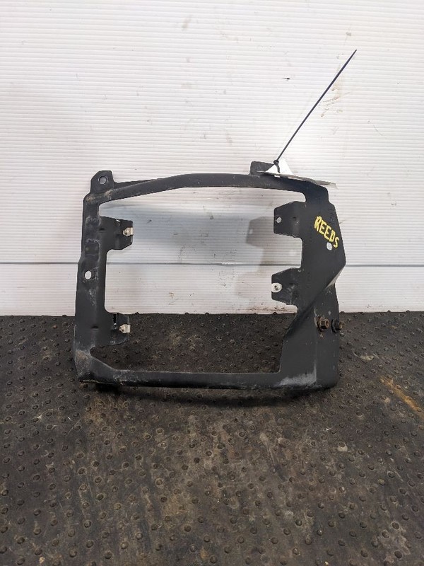2016-2018 SILVERADO 1500 FRONT BUMPER BAR REINFORCEMENT RIGHT PASS BRACK 1190704