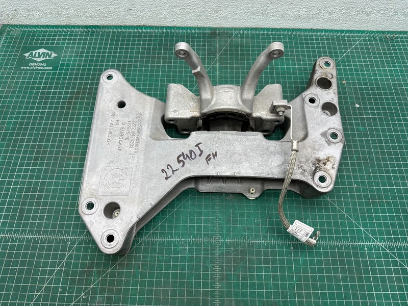 17-25 BMW 540i 840i AUTOMATIC TRANSMISSION MOUNT BRACKET OEM