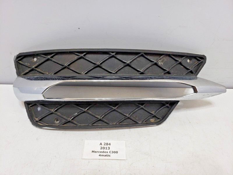 ✅ 12-14 OEM Mercedes W204 C300 Front Right Passenger Fog Lamp Cover Chrome