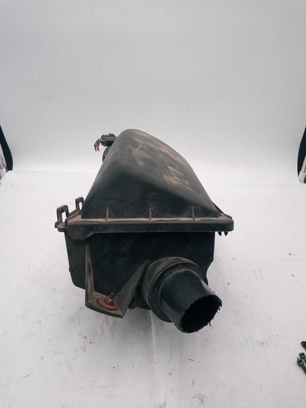 2003 Mercury Grand Marquis Air Cleaner Assembly - Used, Missing Clamp