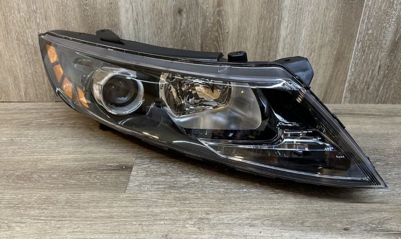 2011-13 KIA OPTIMA / HYBRID RH HEADLIGHT ASSY OEM PART # 92101-2T121