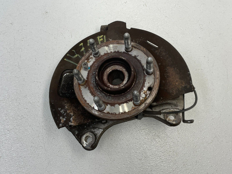 2015-2020 Cadillac Escalade Front Left Driver Spindle Knuckle Hub 4X4 1475 OEM