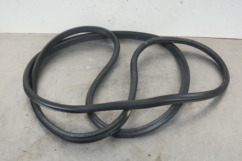 2010 - 2020 BENTLEY MULSANNE Hood Engine Bay Weatherstrip Seal 3Y0823707D