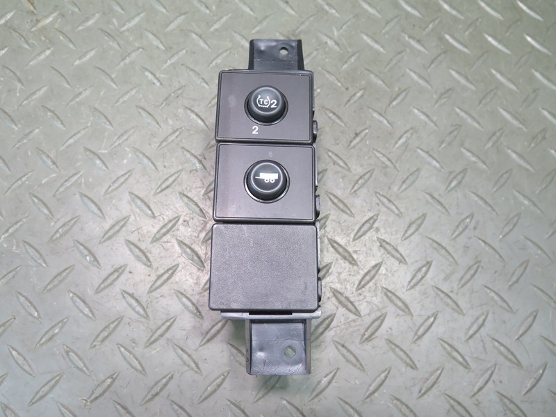 2003 -2007 HUMMER H2 DASH CENTER TRACTION CONTROL & TOW HAUL SWITCH 15192440