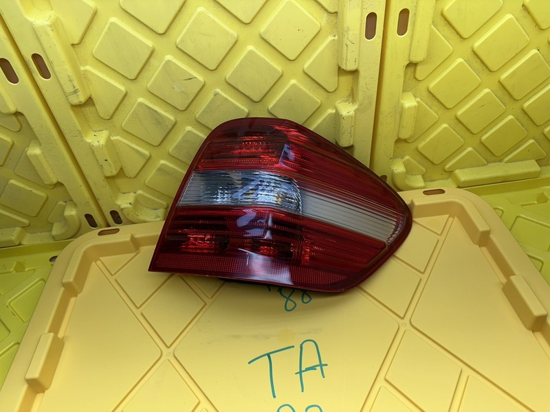 2005-2011 Mercedes Benz ML W166 Rear Right Side Taillight Tail Light Brake Lamp