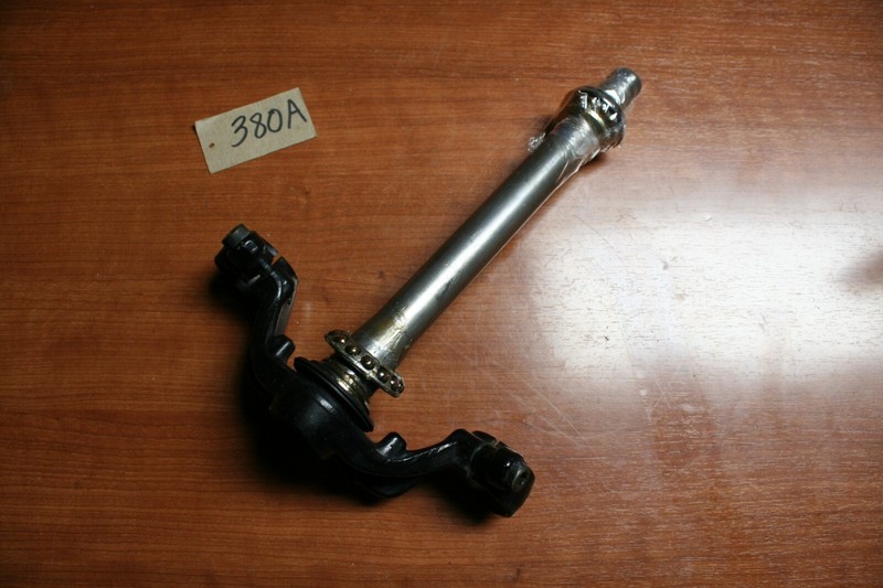 1985 Honda VT500C Triple Tree Steering Stem Lower Clamp OEM 85 F