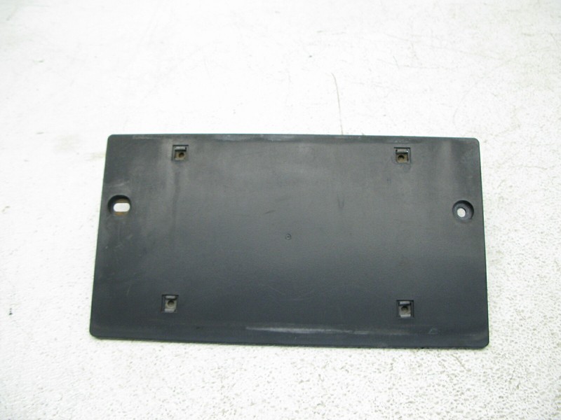 04-08 AUDI B7 A4 S4 RS4 SEDAN REAR LICENSE PLATE MOUNT BRACKET OEM 073021