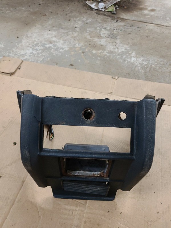 Mercedes Benz 220 D/8 W114W115 Upper Center Console read description
